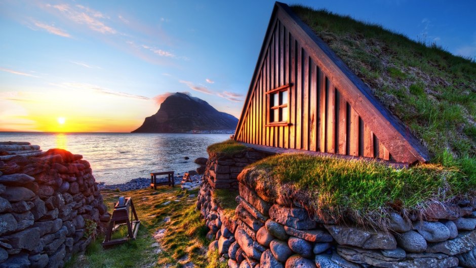 Исландия дом в горах