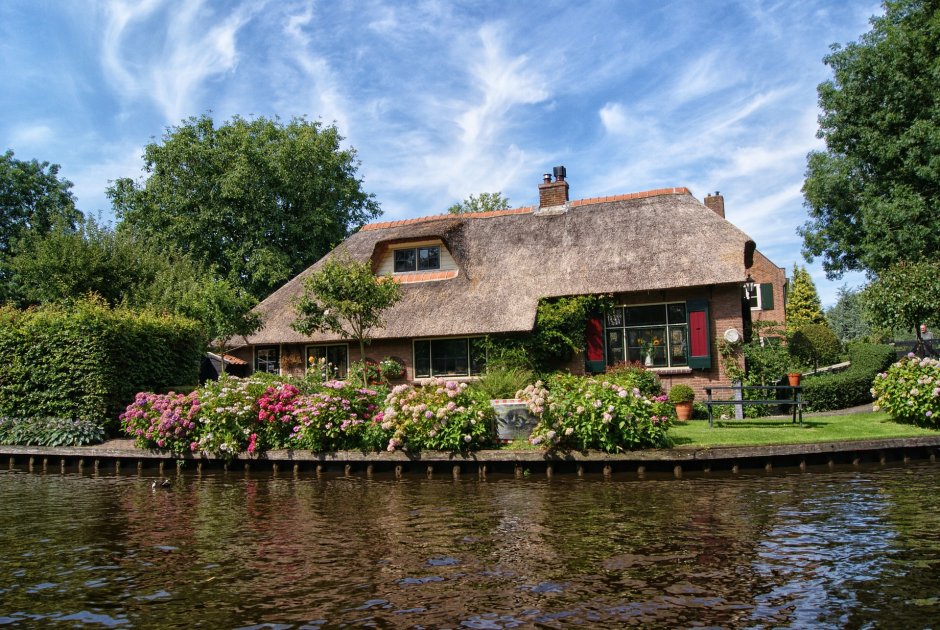Деревня на воде в Голландии Гитхорн