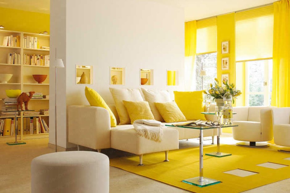 Домик двухэтажный желтый