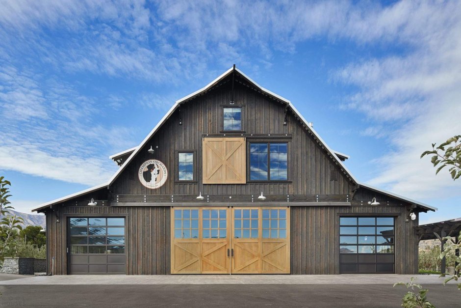 Дом в стиле амбара Barn House