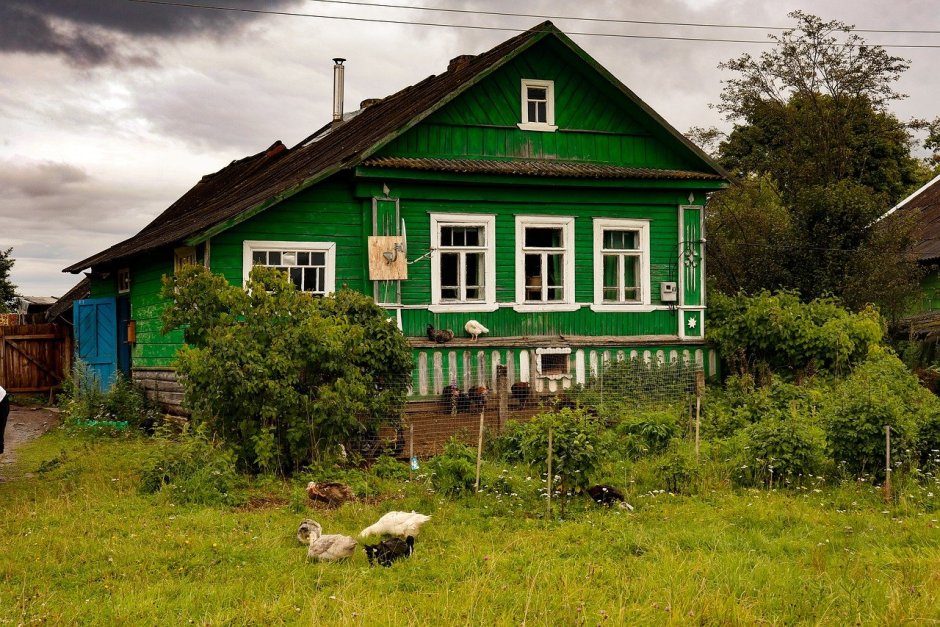 Красивый деревенский дом
