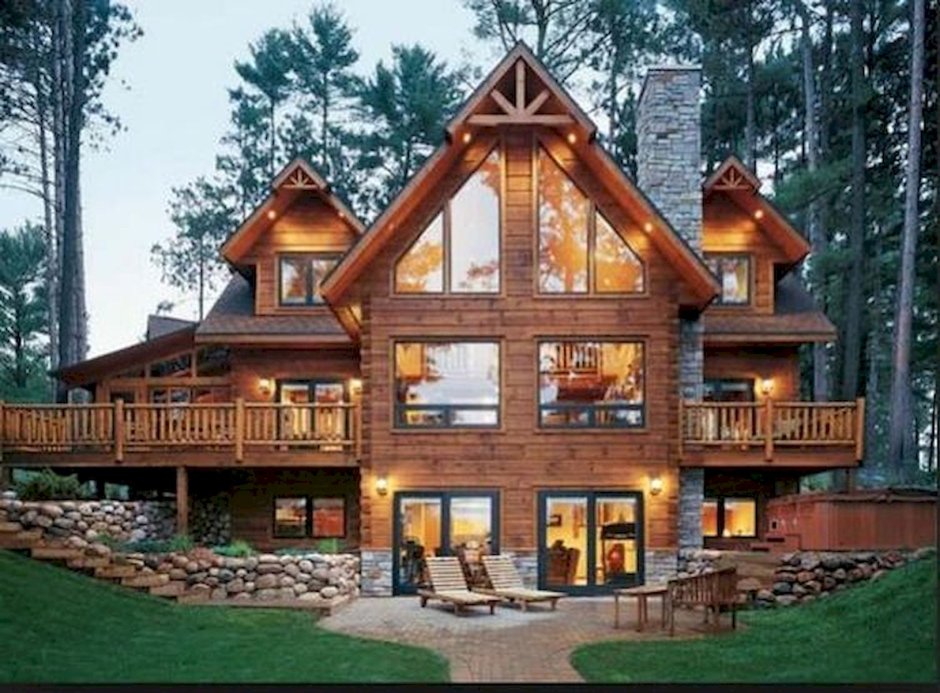 Трехэтажный деревянный дом