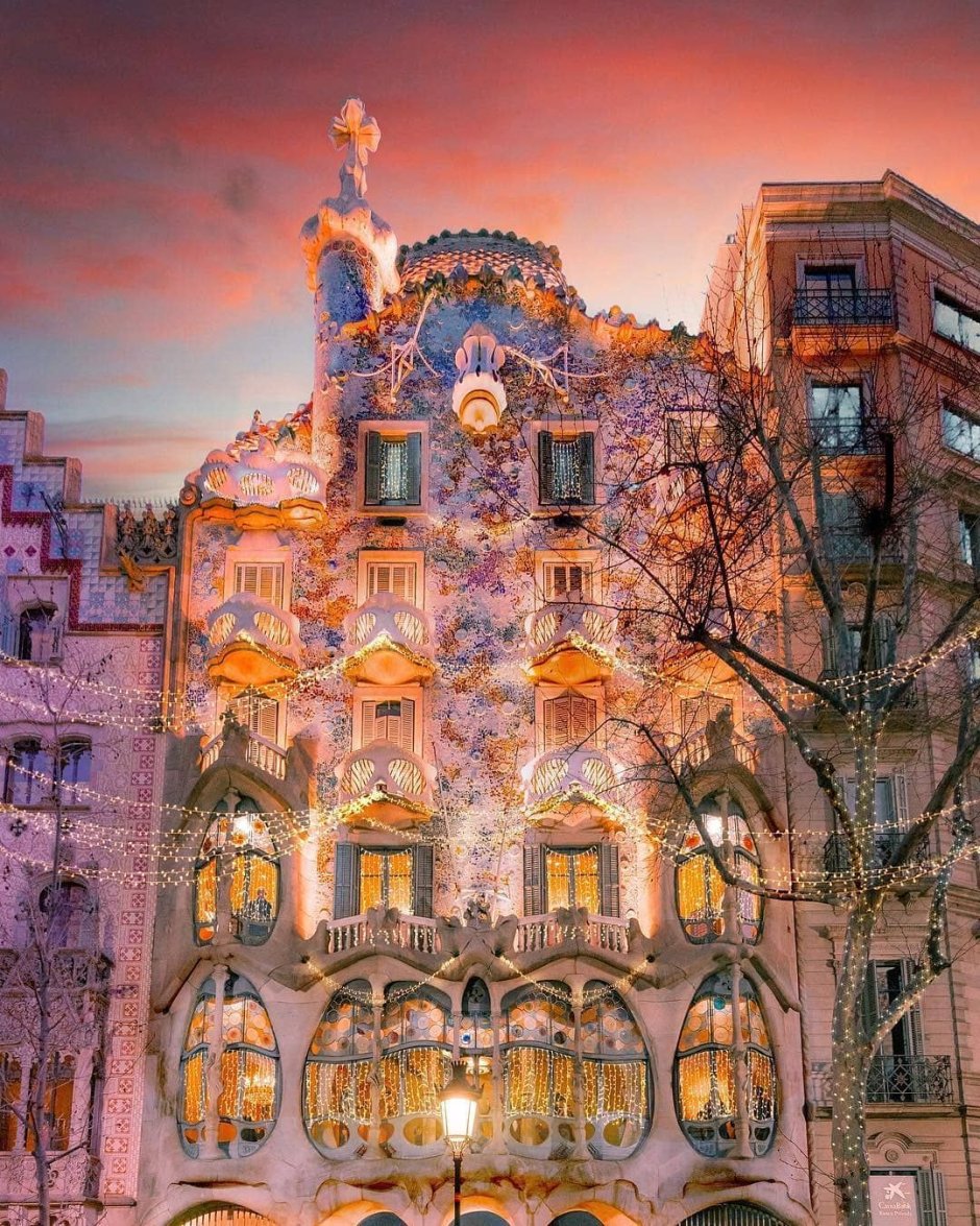 Мадрид архитектура Гауди