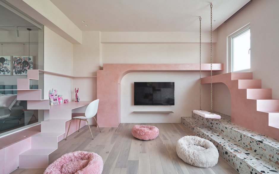 Розовый дом внутри
