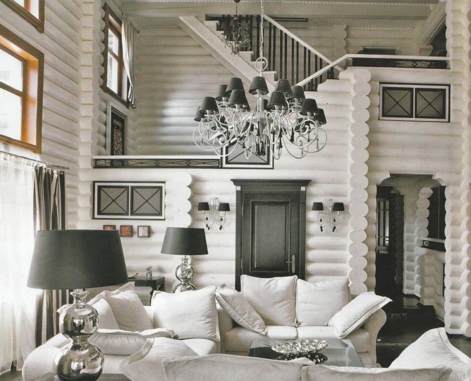Белый интерьер в деревянном доме