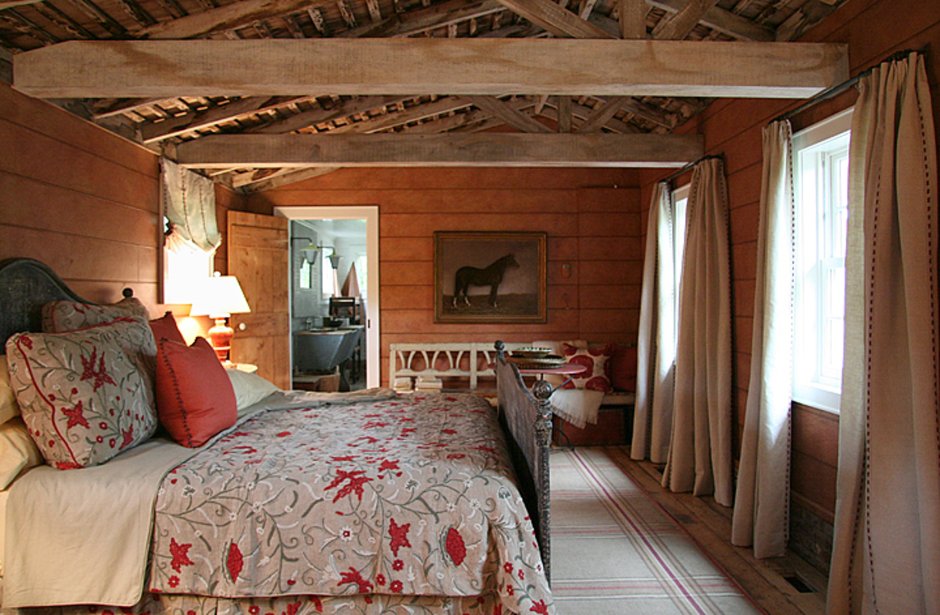 Спальня в деревенском домике