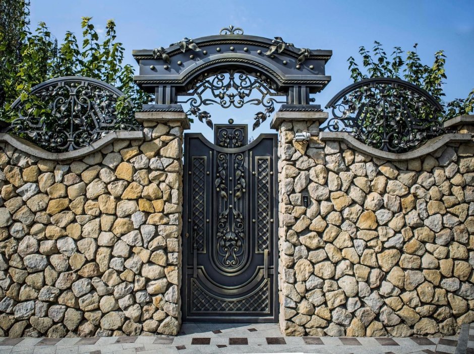 Заборы с воротами для частного дома