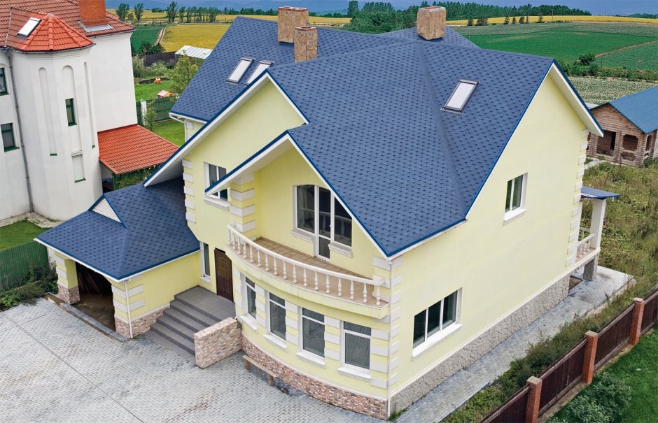 Дом с голубой крышей
