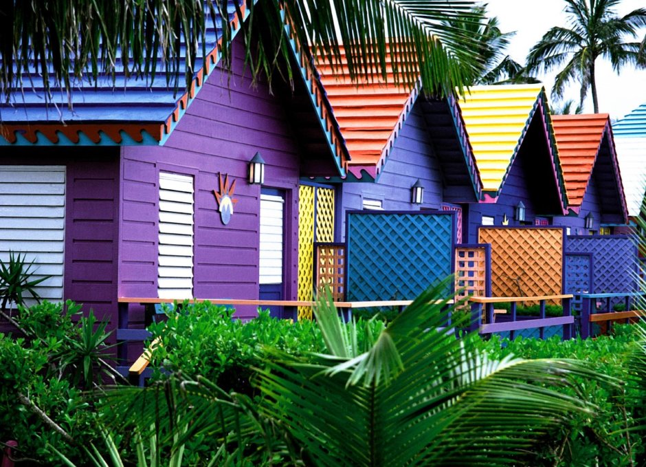 Яркие цвета домов