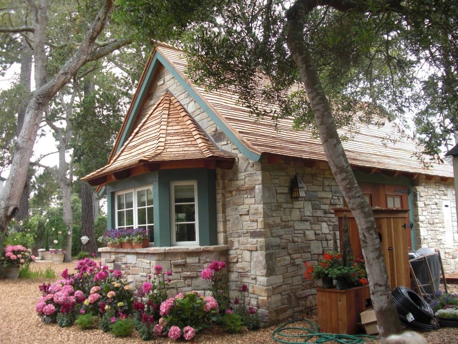 Каменный tiny House