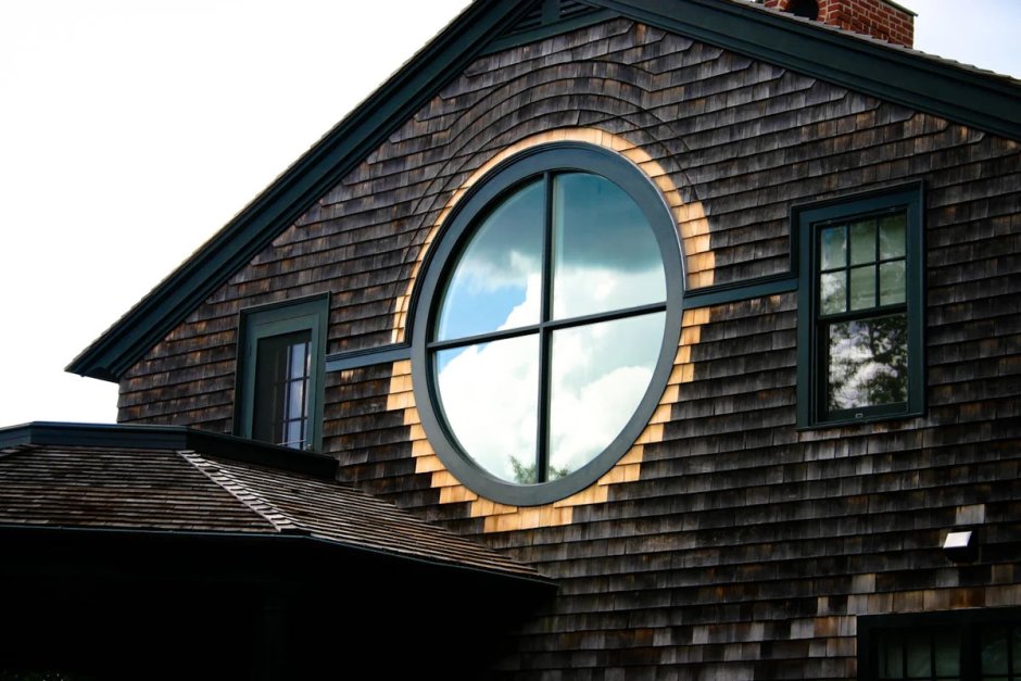 Круглый дом с панорамными окнами