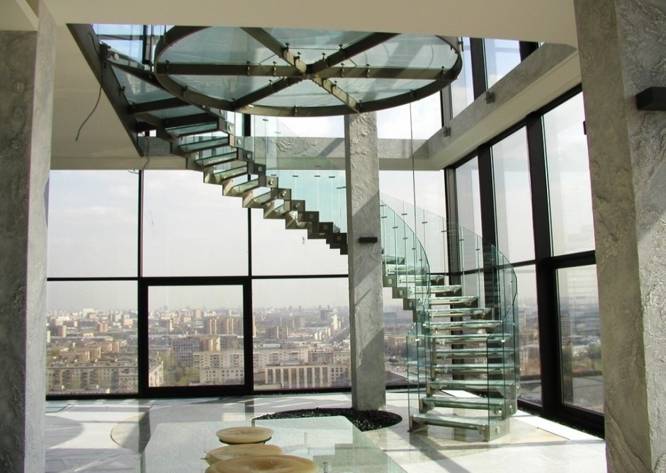 Необычные стеклянные лестницы