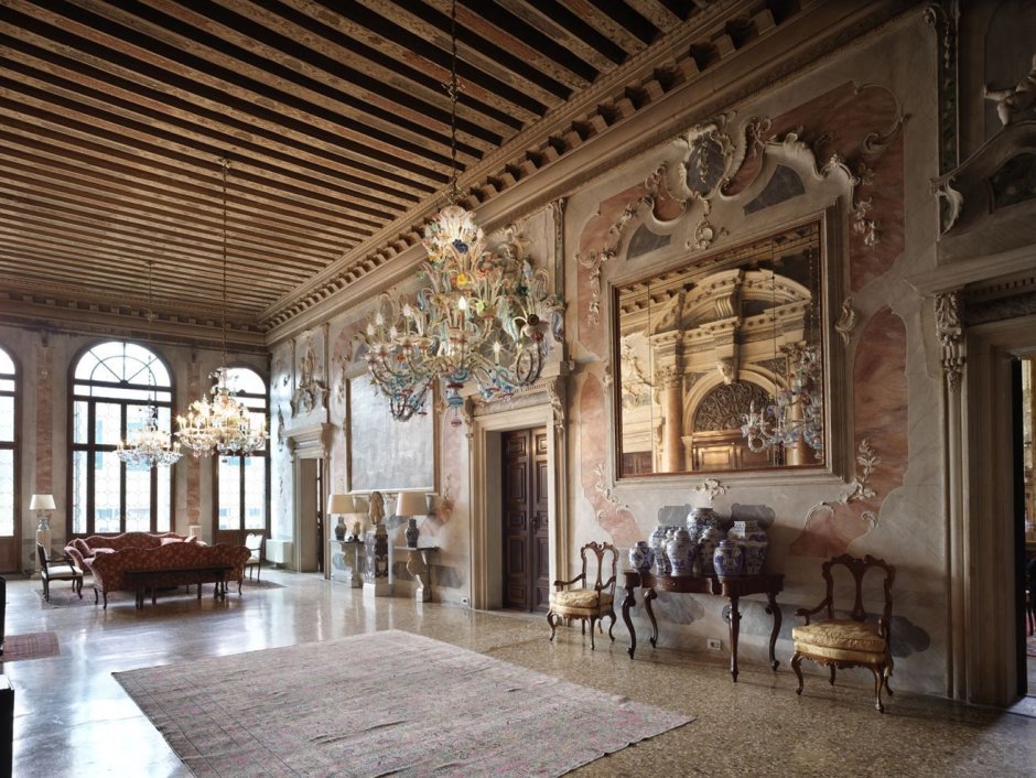 Венецианский палаццо внутри