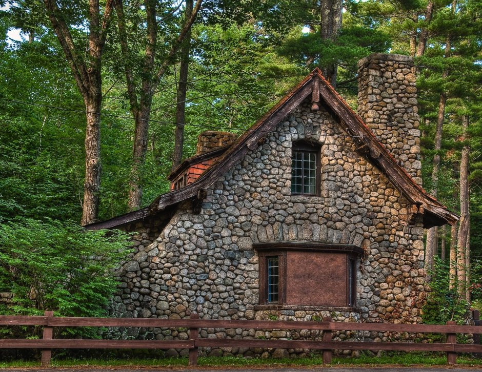 Каменный дом в стиле Barn House