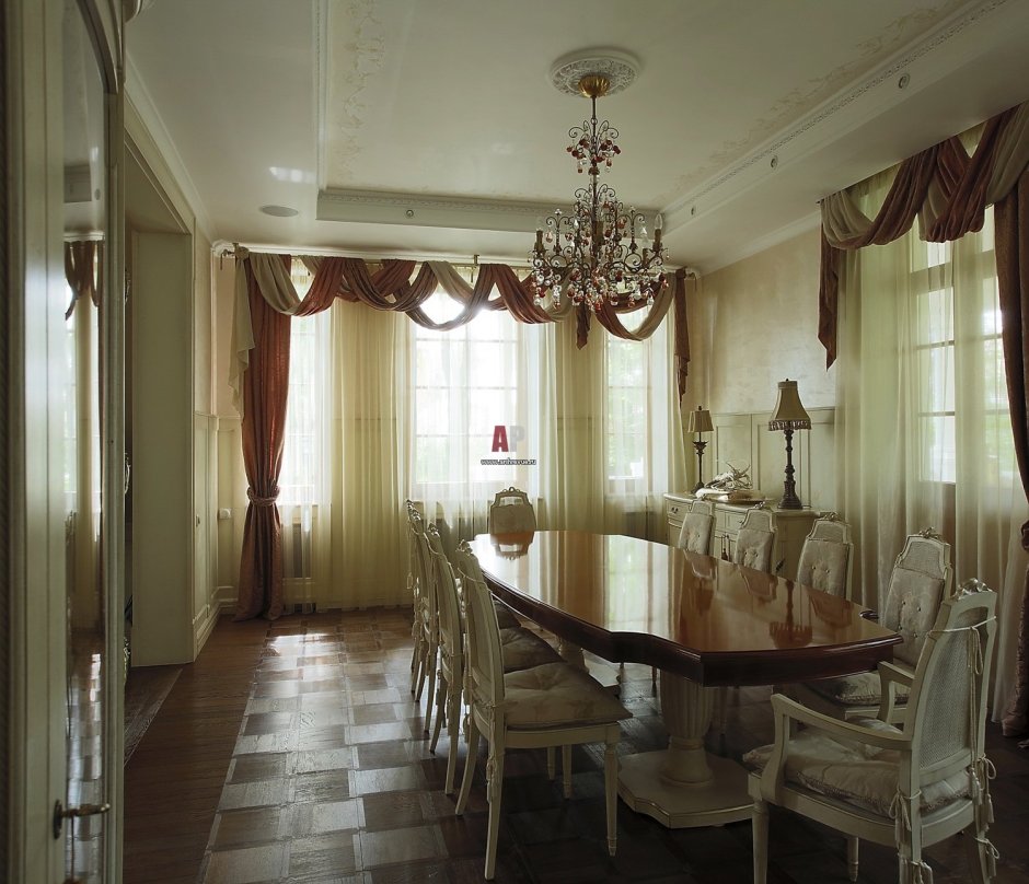 Столовая комната в классическом стиле