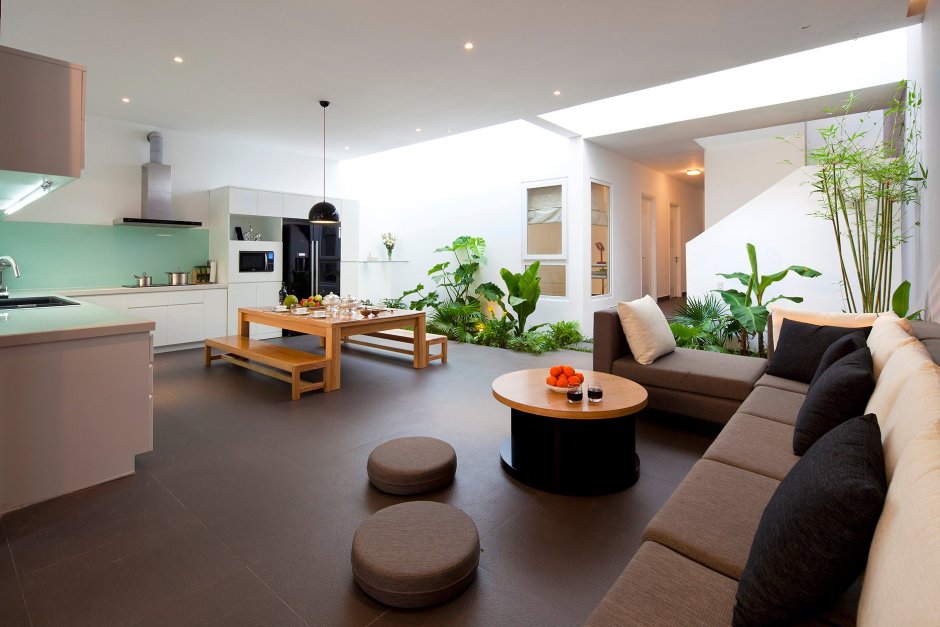 Гостиная в частном доме в стиле эко