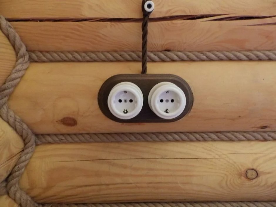 Комплектующие для электропроводки в деревянном доме