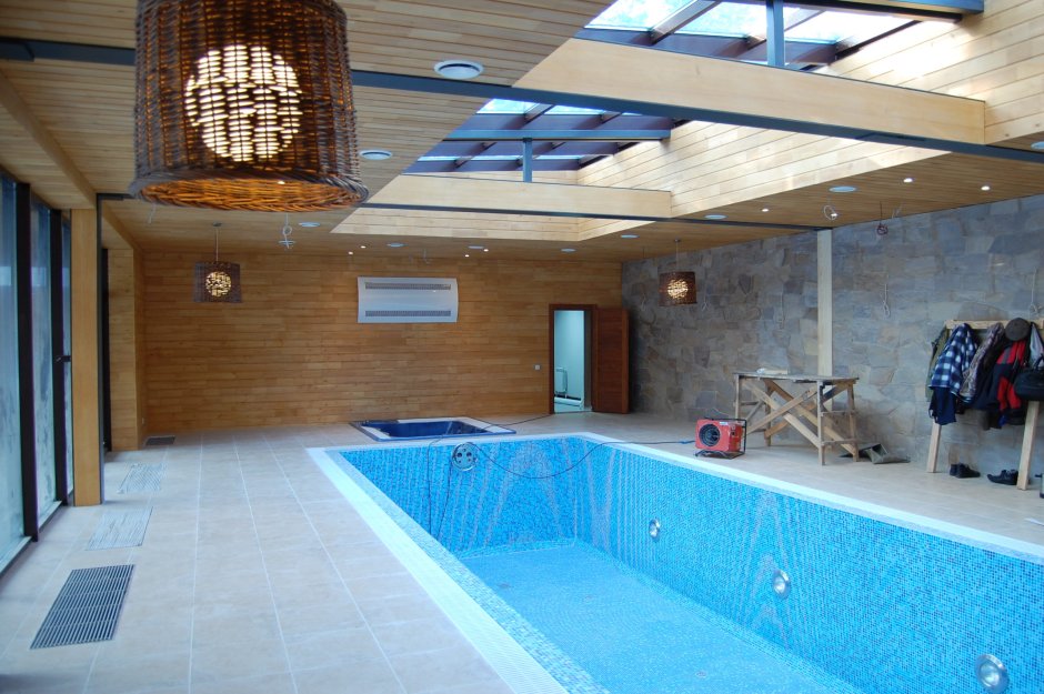 Компактная баня с бассейном