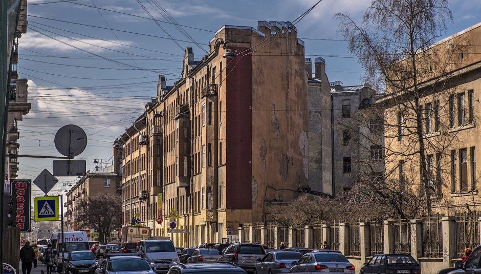 Дом-стена (ул. Боровая, Санкт-Петербург)