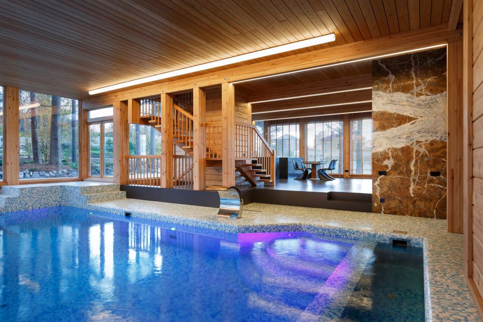 Спа бассейн в деревянном доме