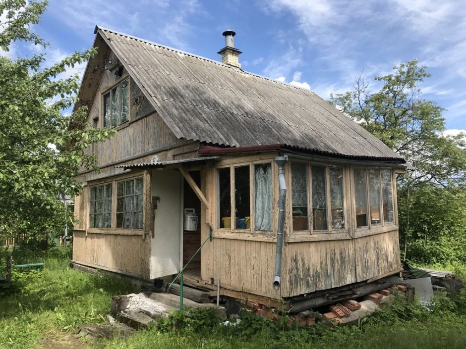 Старенький дачный домик