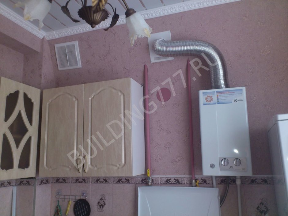 Газовые трубы в многоквартирном доме