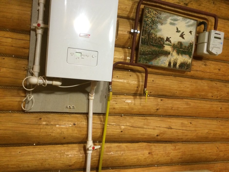 Газовые трубы в многоквартирном доме