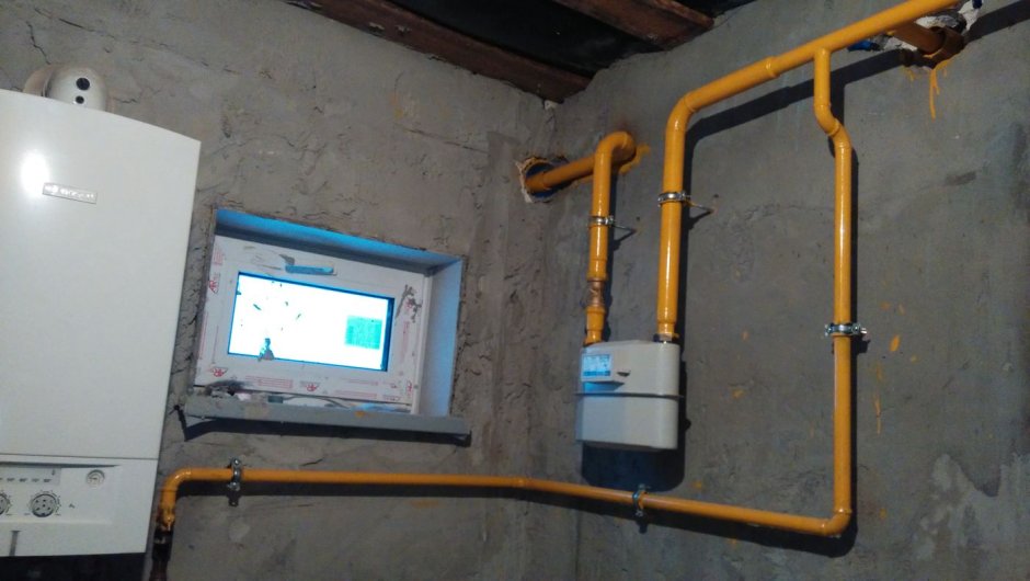 Газовая труба в доме