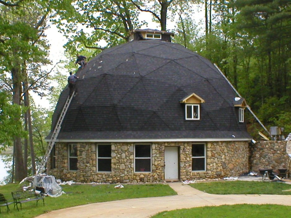 Дом с круглой крышей