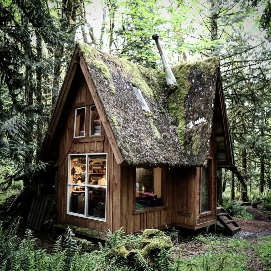 Маленький деревянный домик