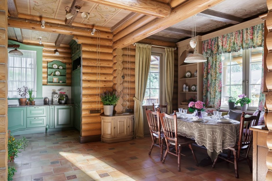 Интерьер с печкой в деревянном доме