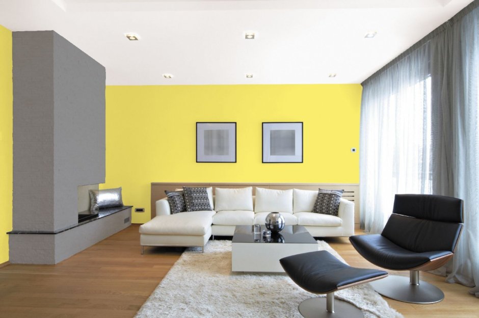 Серый и желтый цвет стен