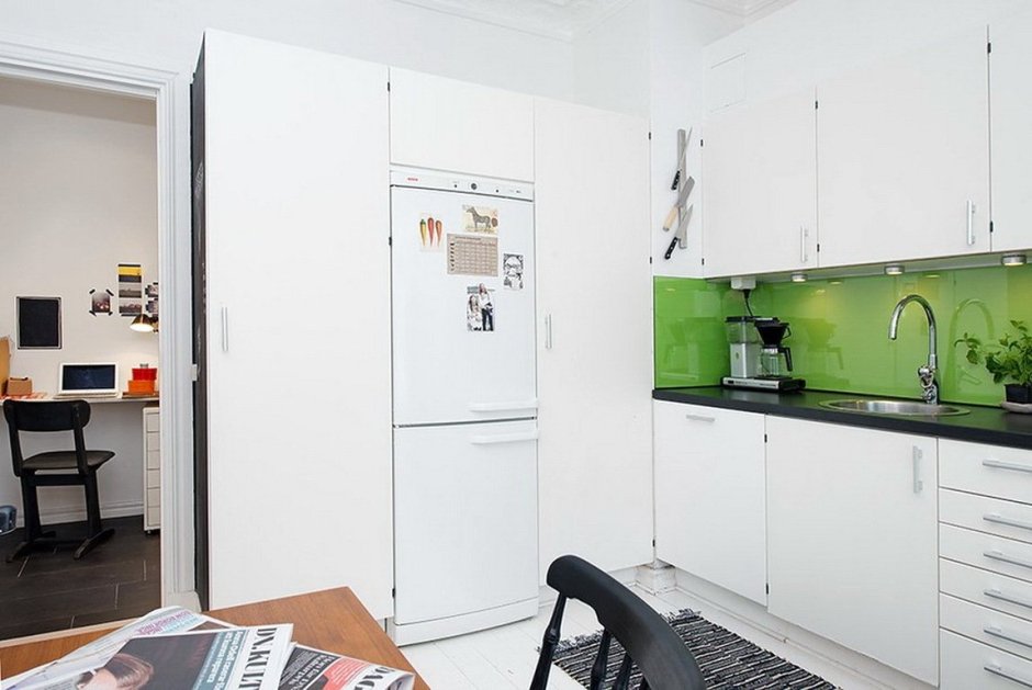 Кухни икеа белые с встроенным холодильником