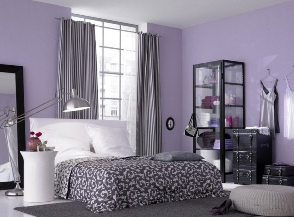 Комната в серо фиолетовом цвете