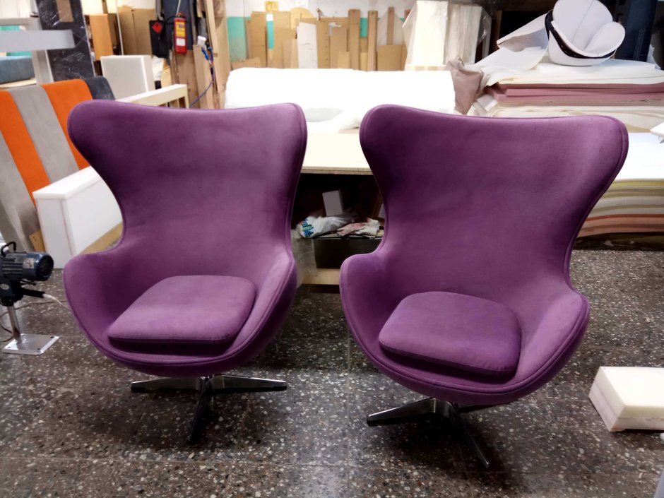 Фиолетовое кресло в интерьере (65 фото)