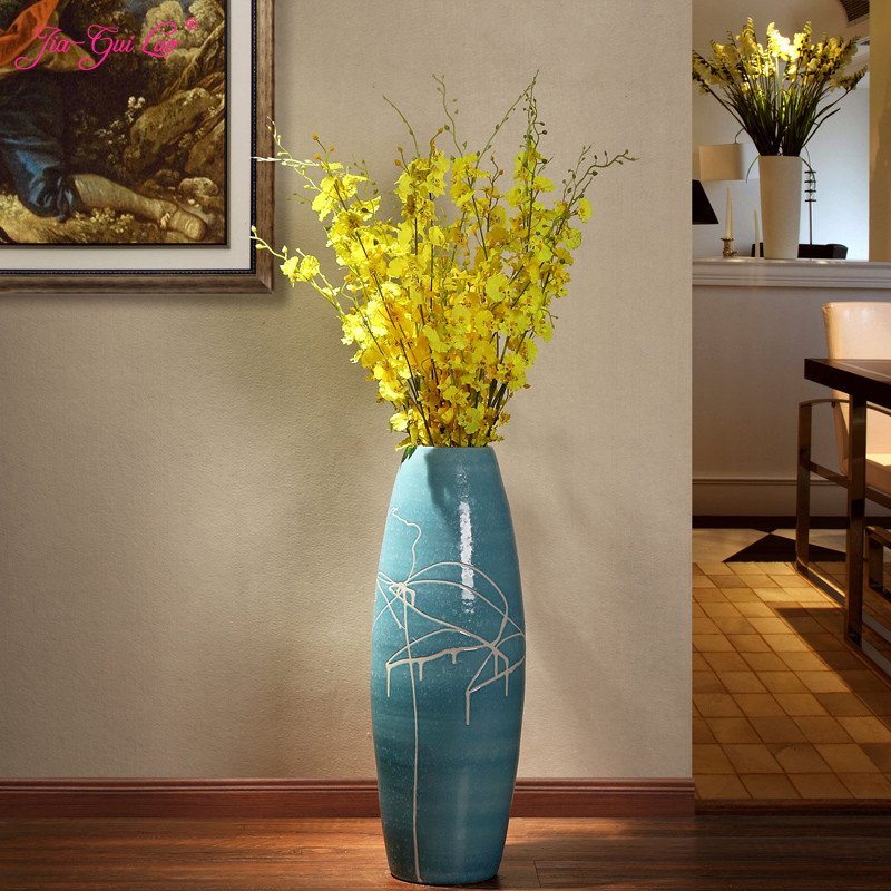 Цветы в напольную вазу