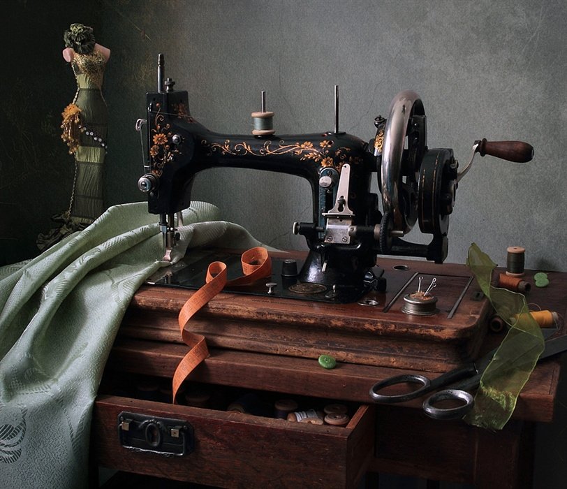 Швейная машинка в ретро стиле