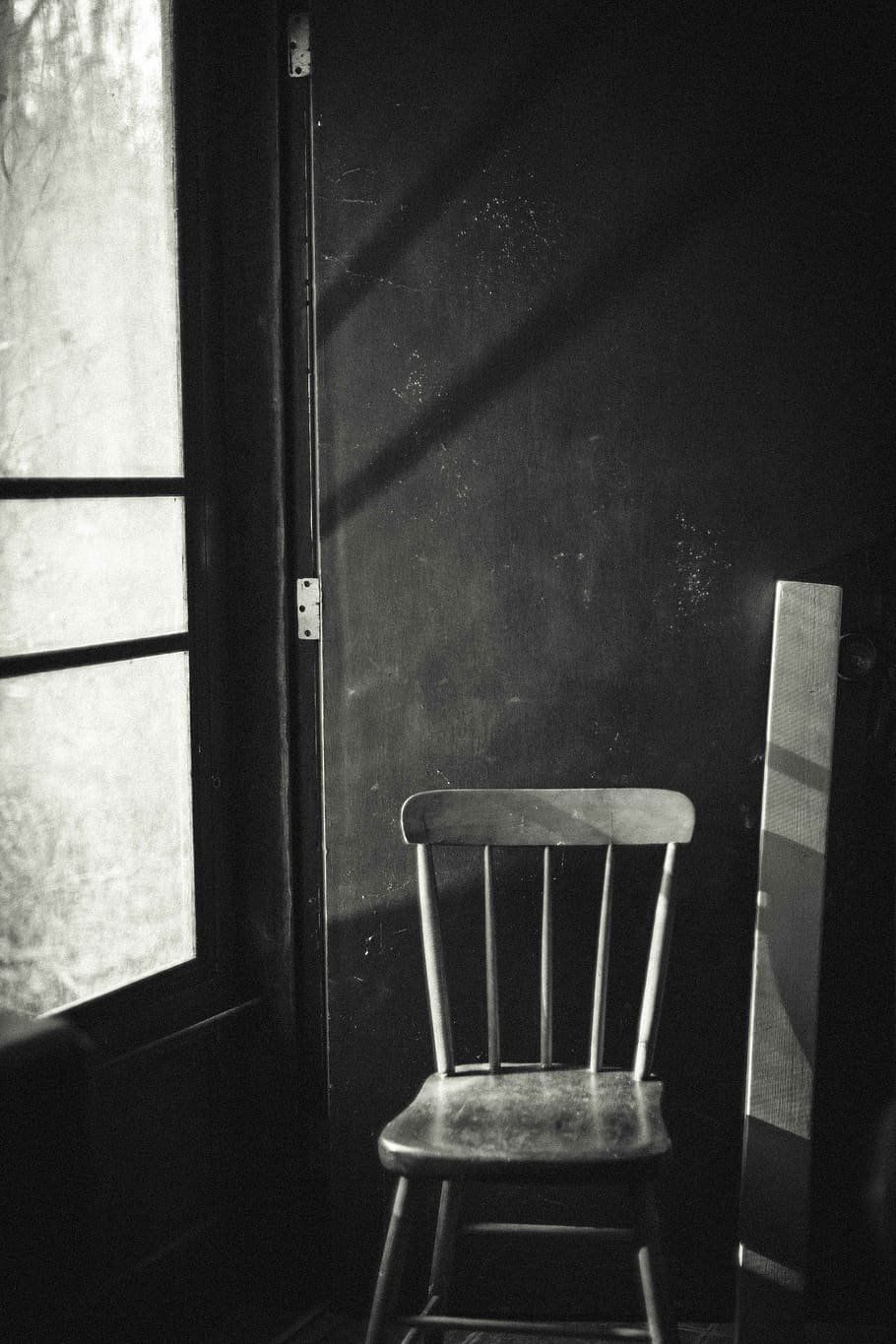 Одинокий стул