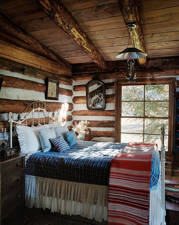 Спальня в древеснос стиле