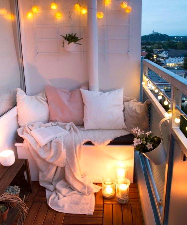Уютный балкон