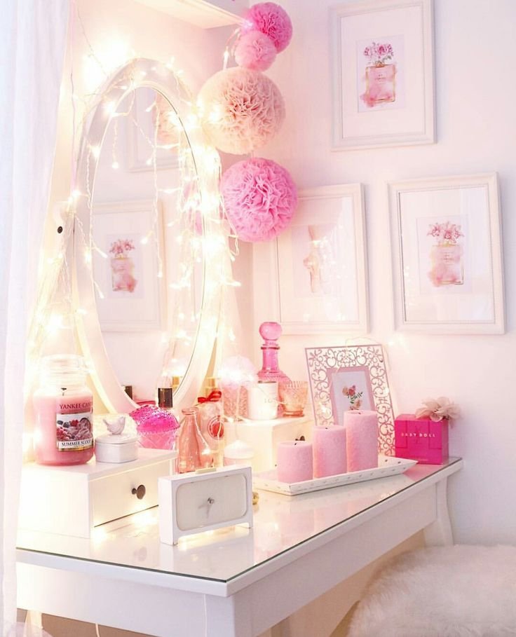 Розовый декор комнаты