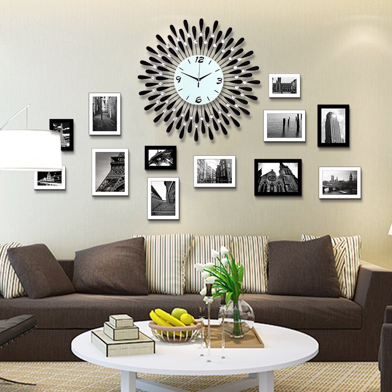 Декор пустой стены в гостиной