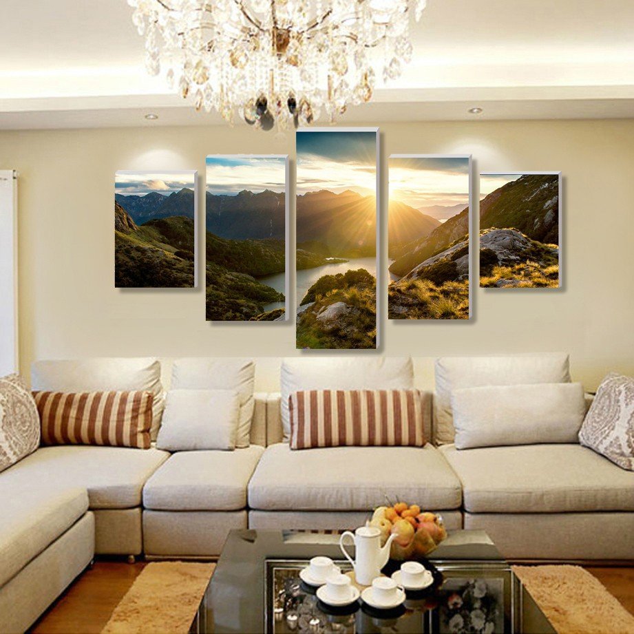Картины в интерьере гостиной над диваном (71 фото)