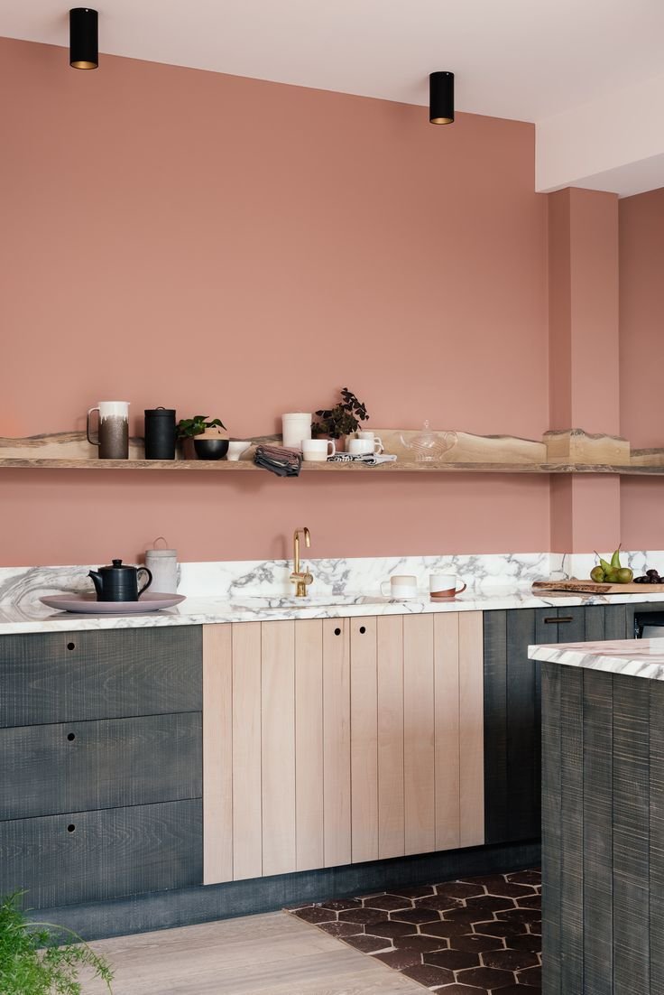 Кухня пыльно розового цвета