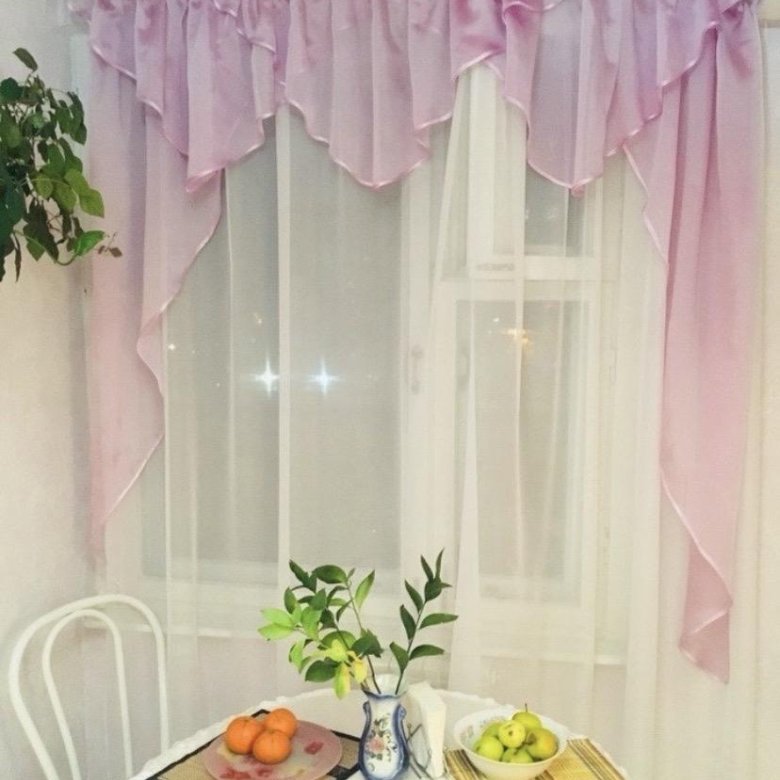 Розовая тюль на кухню
