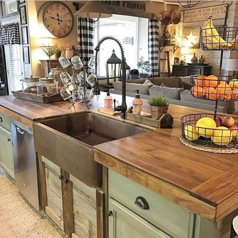 Кухня в стиле парижского кафе