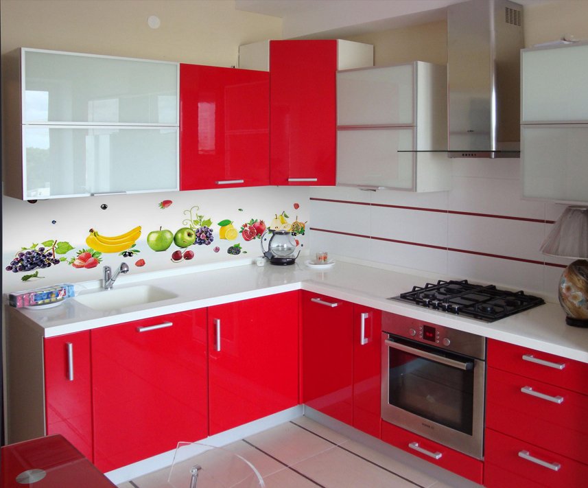 Кухня в красно бежевом цвете