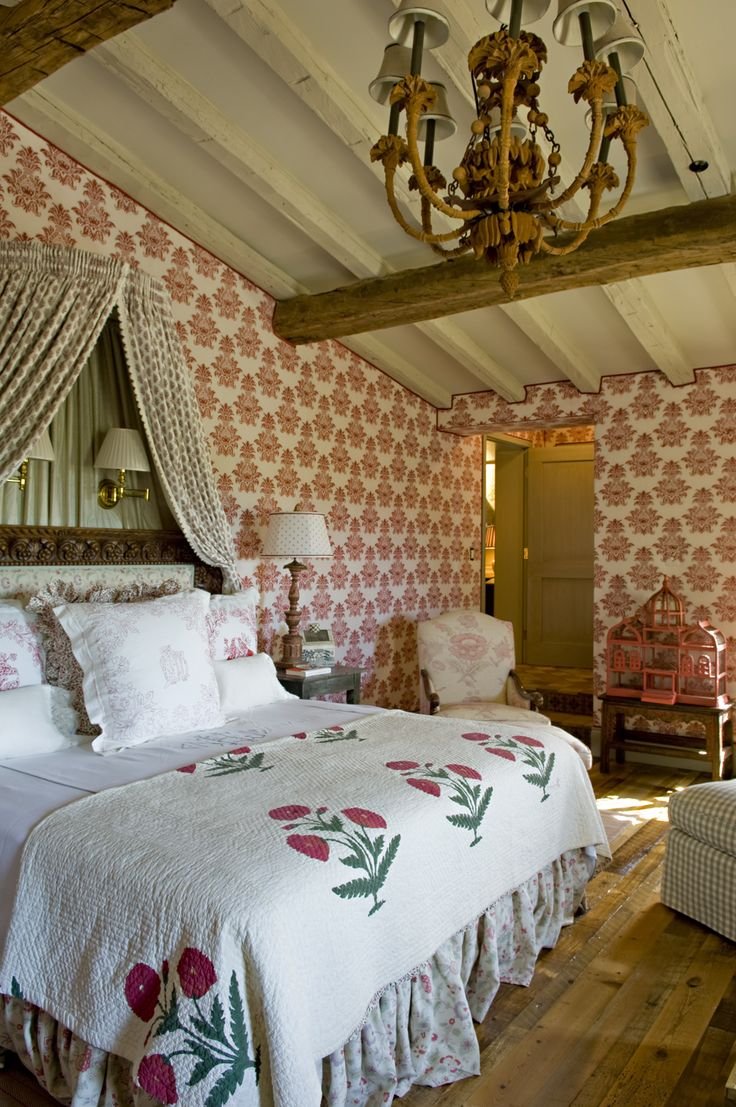 Спальня в английском деревенском стиле