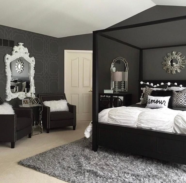 Спальная комната в готическом стиле