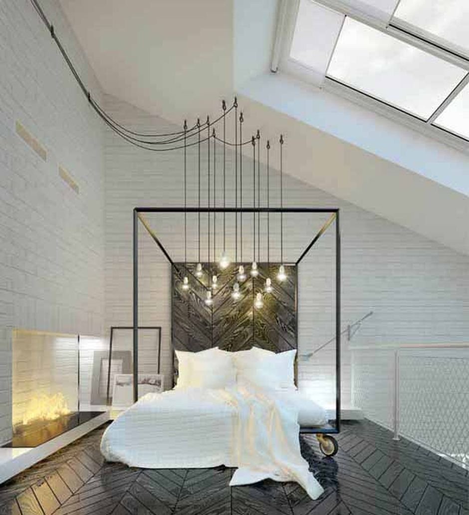 Спальня с высокими потолками